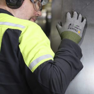 Tegera 8846 glove